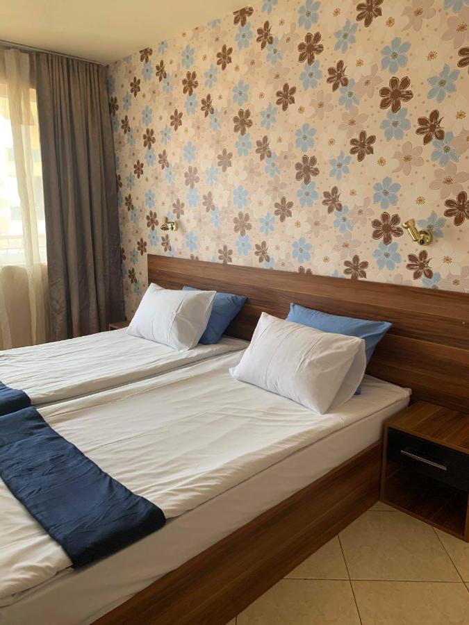 Семеен Хотел Брилянс - Family Hotel Brilliance Varna Exterior photo